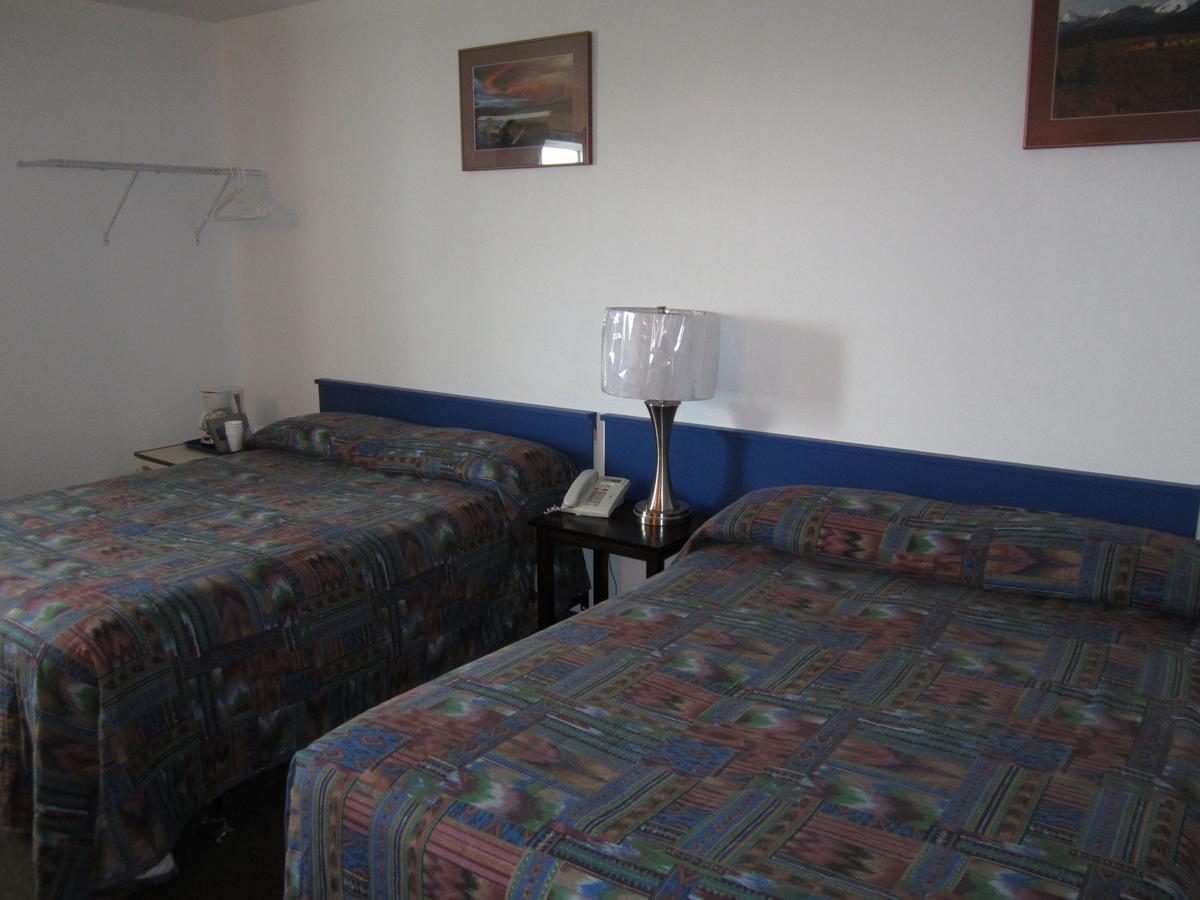 Nisutlin Trading Post Motel Teslin 객실 사진