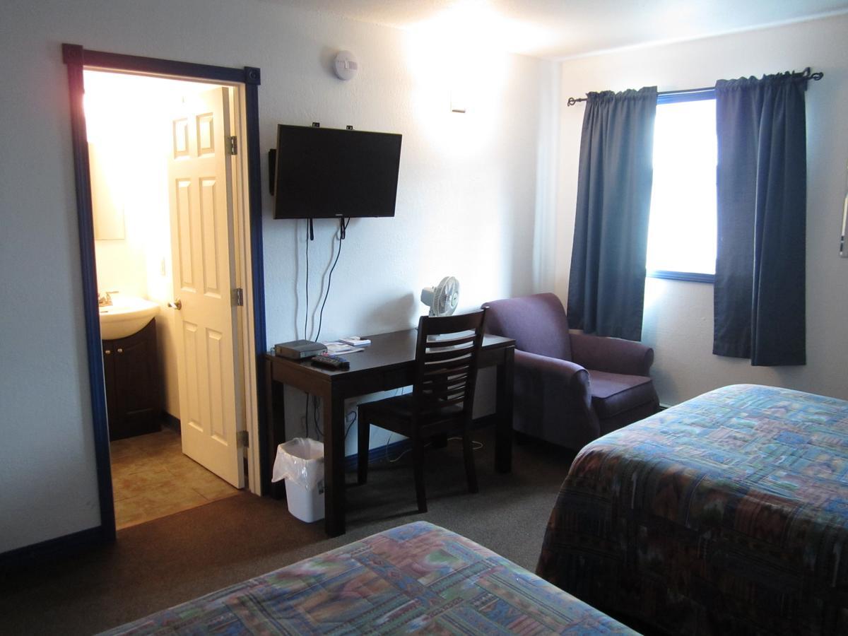 Nisutlin Trading Post Motel Teslin 객실 사진
