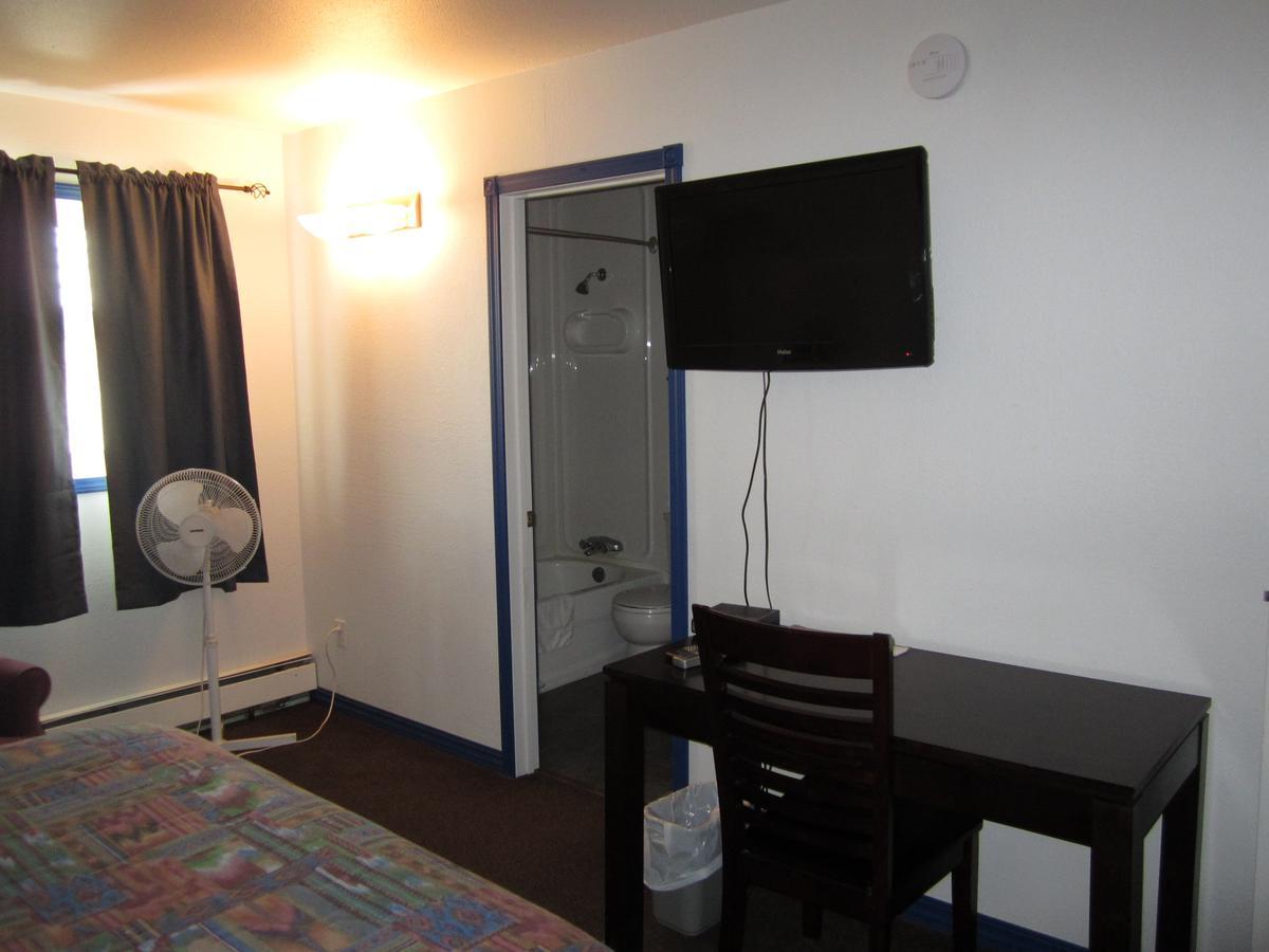 Nisutlin Trading Post Motel Teslin 객실 사진