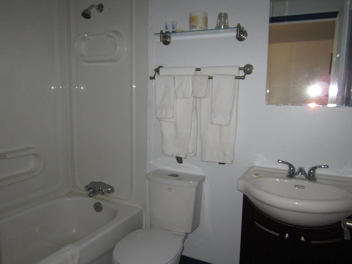 Nisutlin Trading Post Motel Teslin 객실 사진